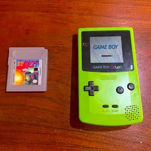 Nintendo game boy color with F1 Race game